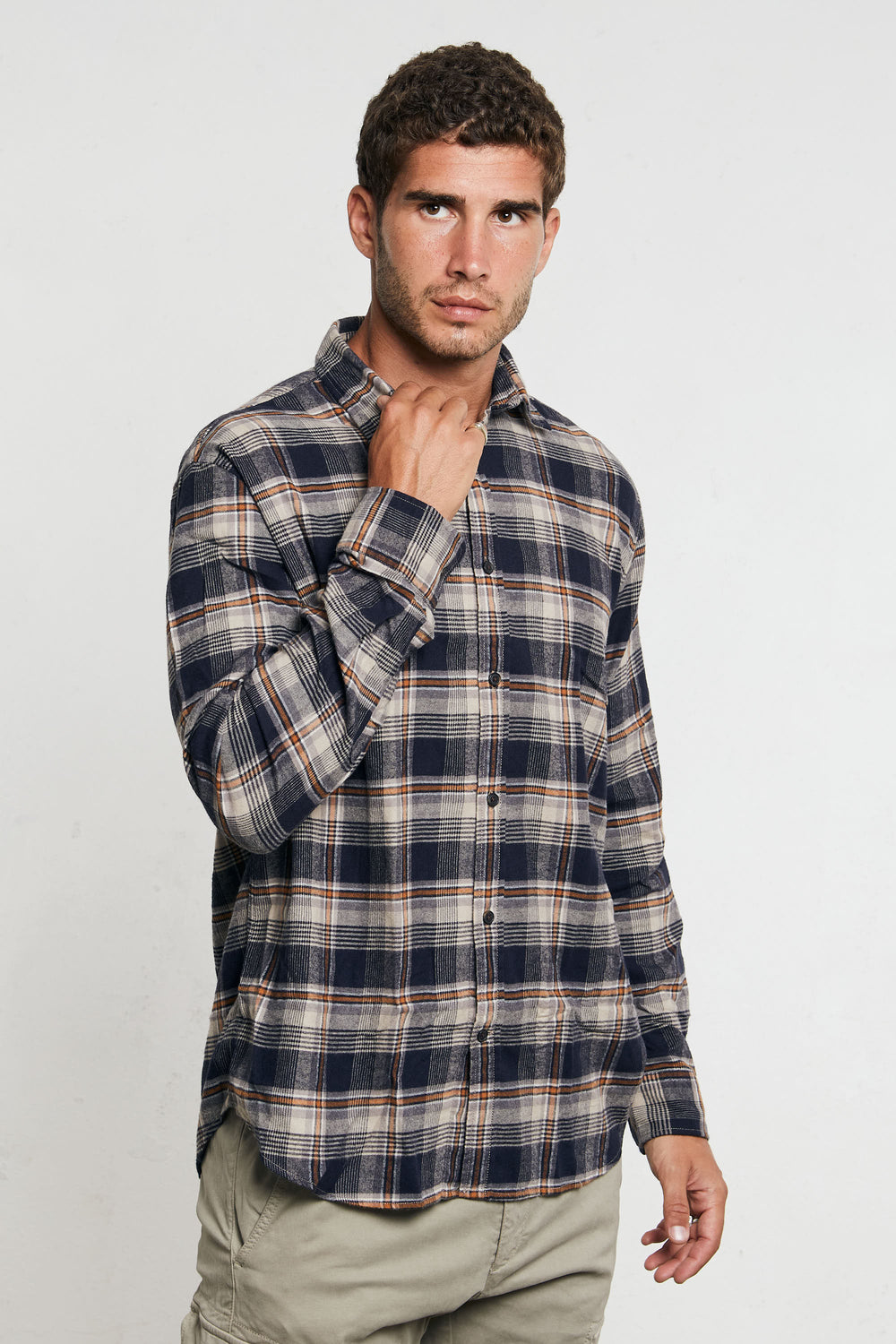 Dal Casual all'Elegante: La Camiceria Uomo per l'Inverno 2023/24
