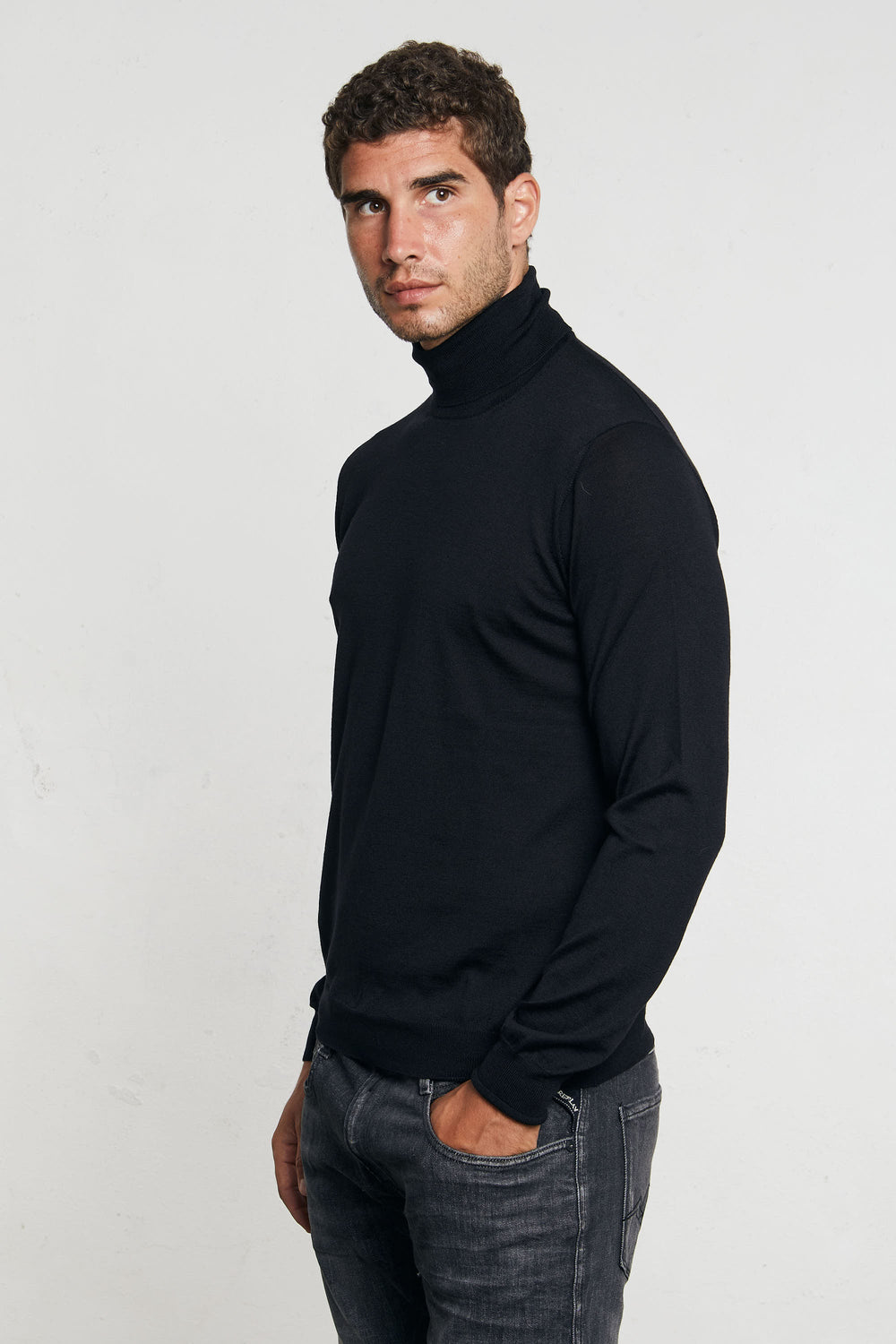 Tagliatore Maglie a collo alto uomo online