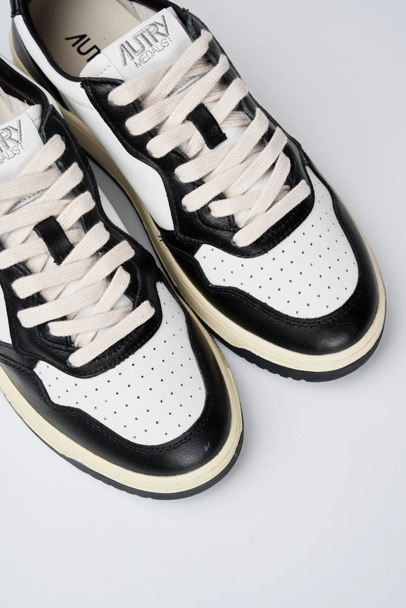 Tuffo nel Passato con Autry: Sneakers con un Tocco Vintage