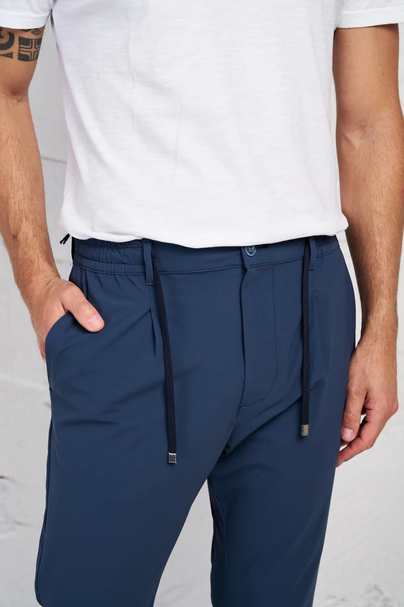 Cruna Pantaloni Uomo: Alla Scoperta di Stile e Comfort