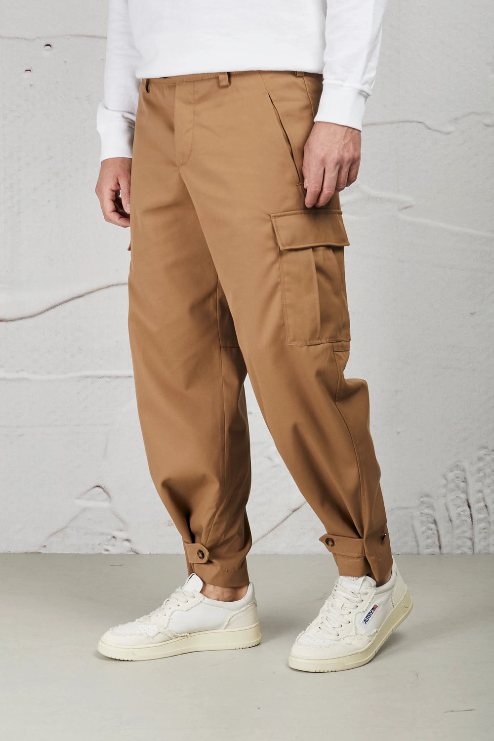 Pantaloni PT Torino: L'Eleganza di un Uomo Online