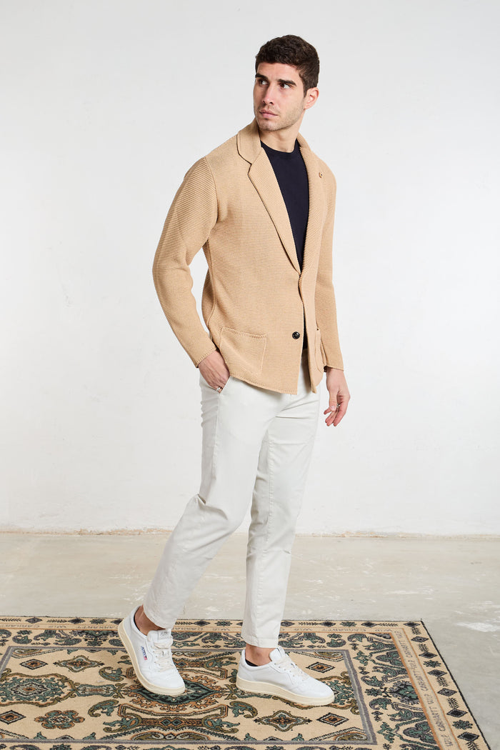 outfit giacca in maglia monopetto tasche misto cotone colore cammello 8551