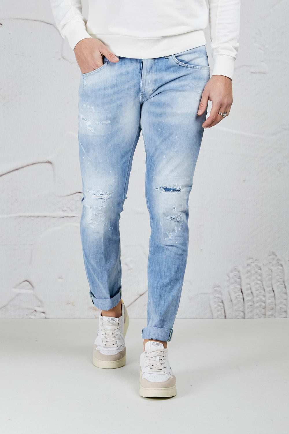 Die Kunst des Denims: Analyse der neuen Dondup-Herrenjeanskollektion 2023/24