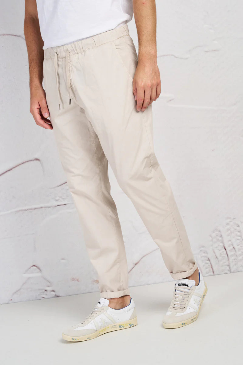 Elegant and sporty trousers: a guide to models