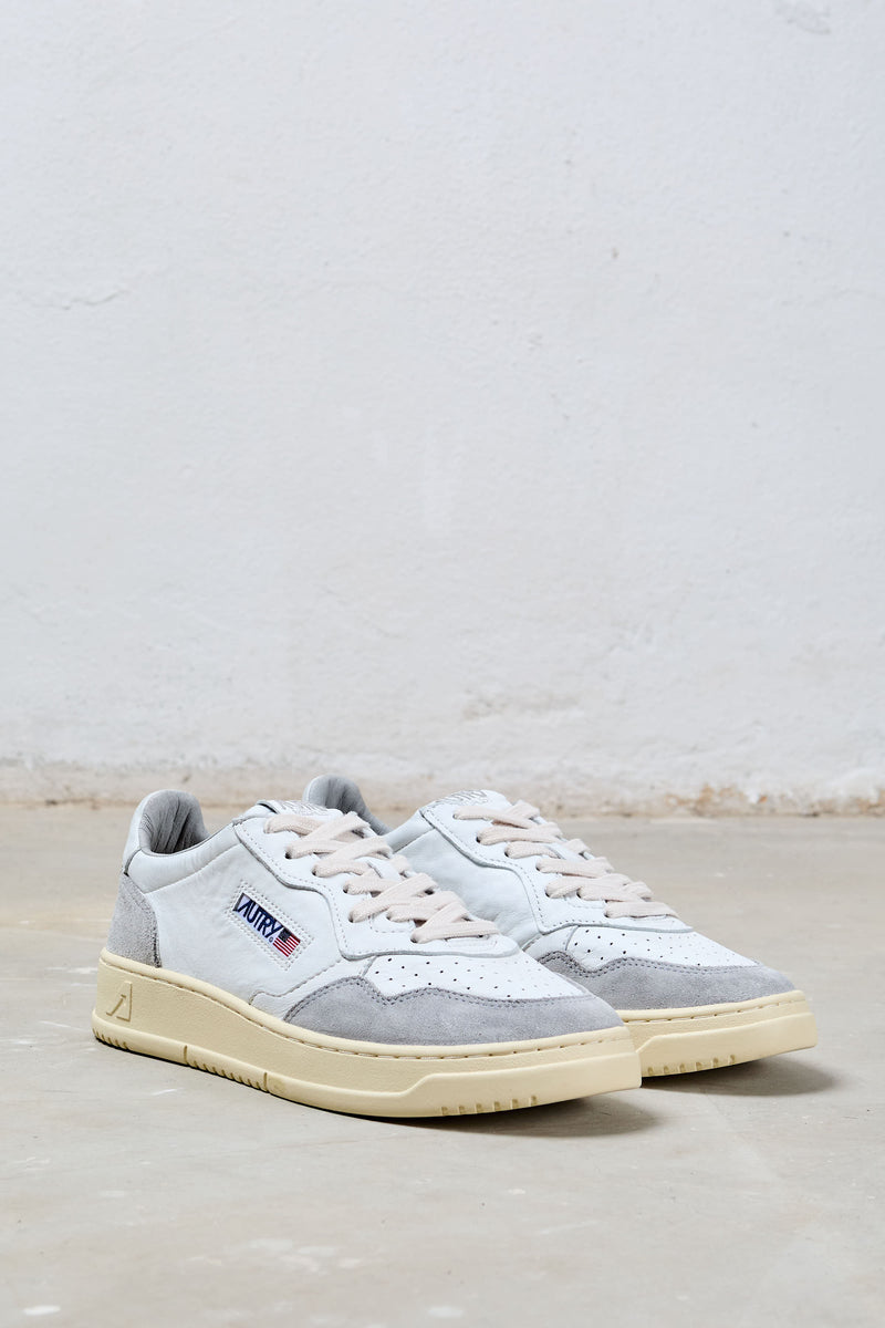 autry sneakers medalist low tomaia in pelle e suede colore bianco grigio 8443