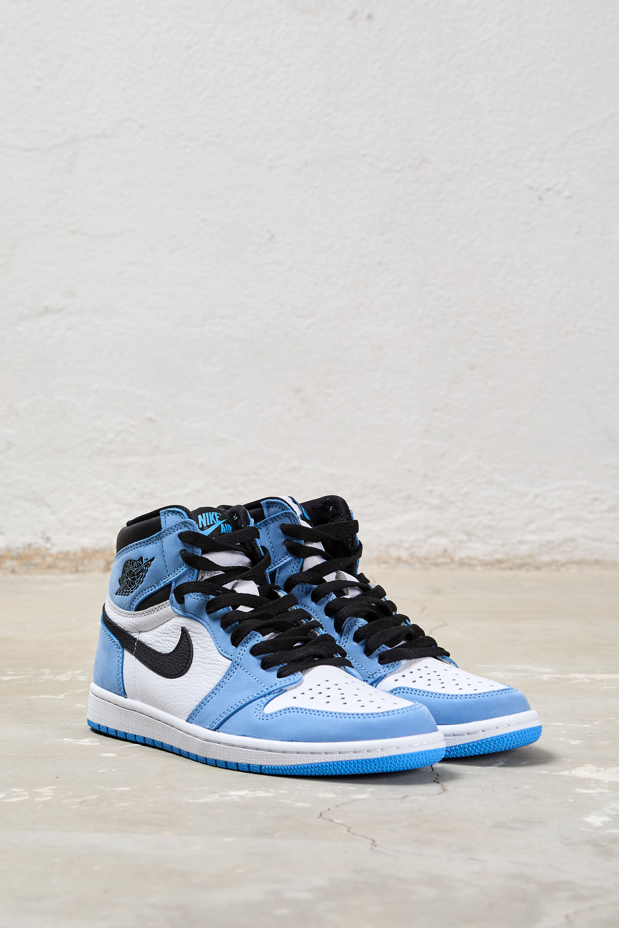 Nike Jordan 1 High University Blue in Blue White Leather Kissuomo