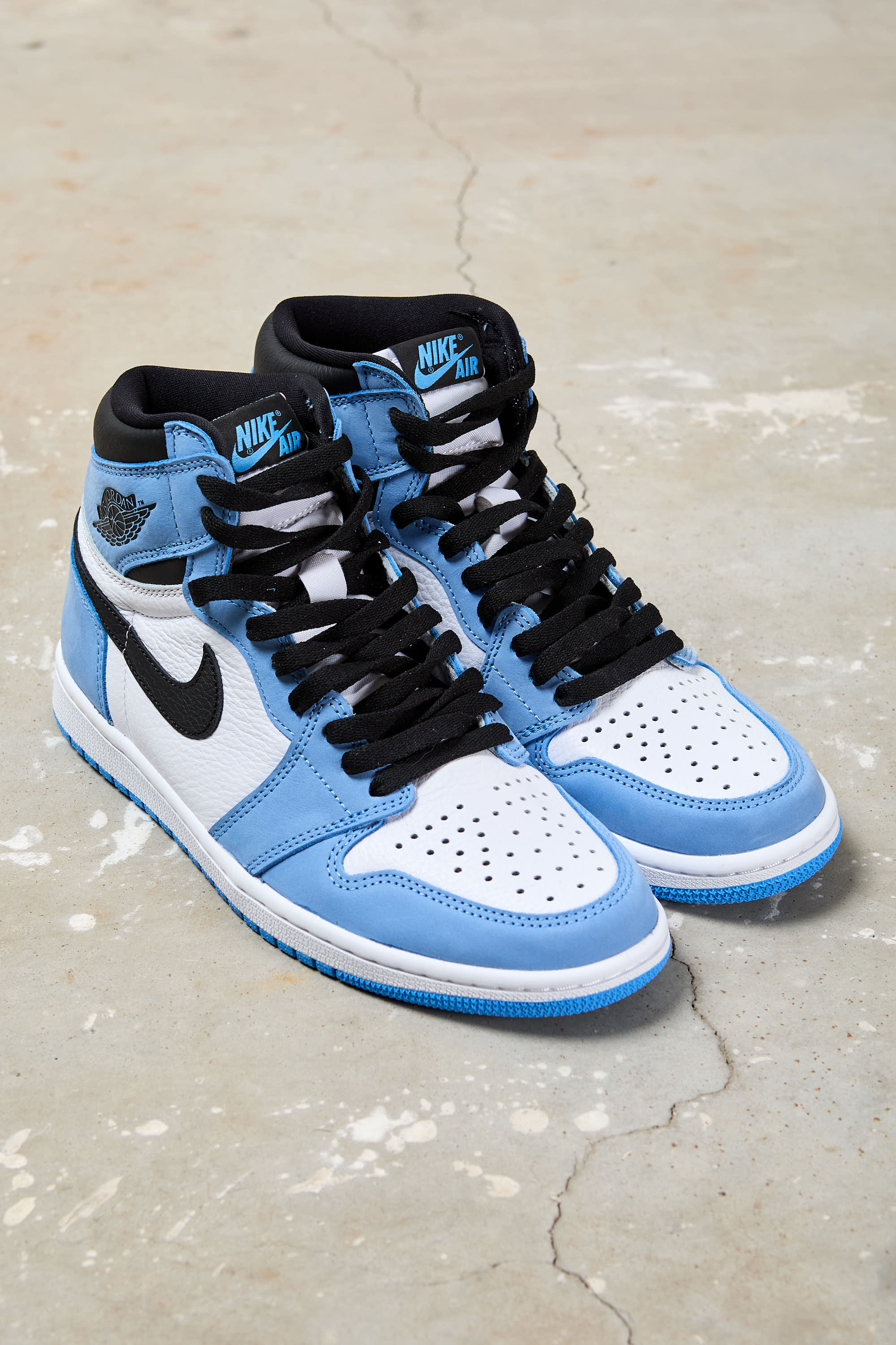 Nike Jordan 1 High University Blue in Pelle Azzurro Bianco Kissuomo