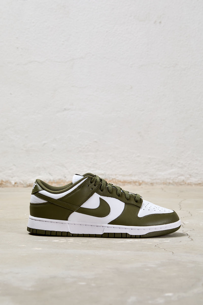 nike dunk low olive tomaia pelle colore verde bianco 7852