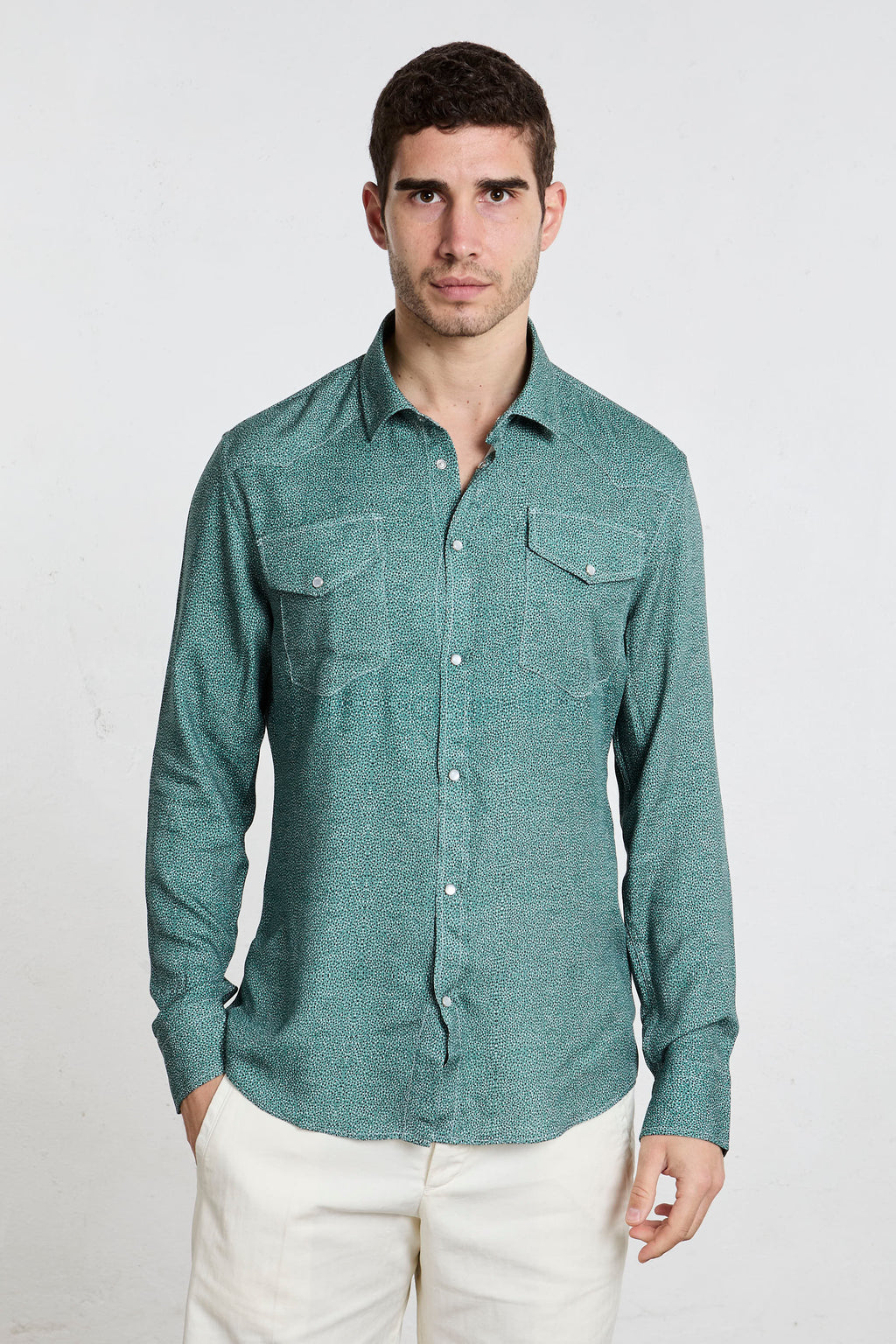 Benevierre Paisley Patterned Partridge Point Shirt in Green Viscose