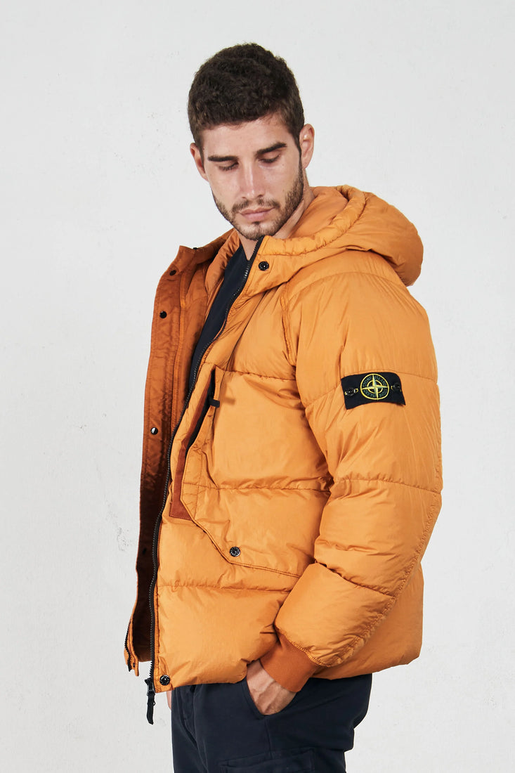 Sophisticazione e Stile: Maglie a Collo Alto Stone Island