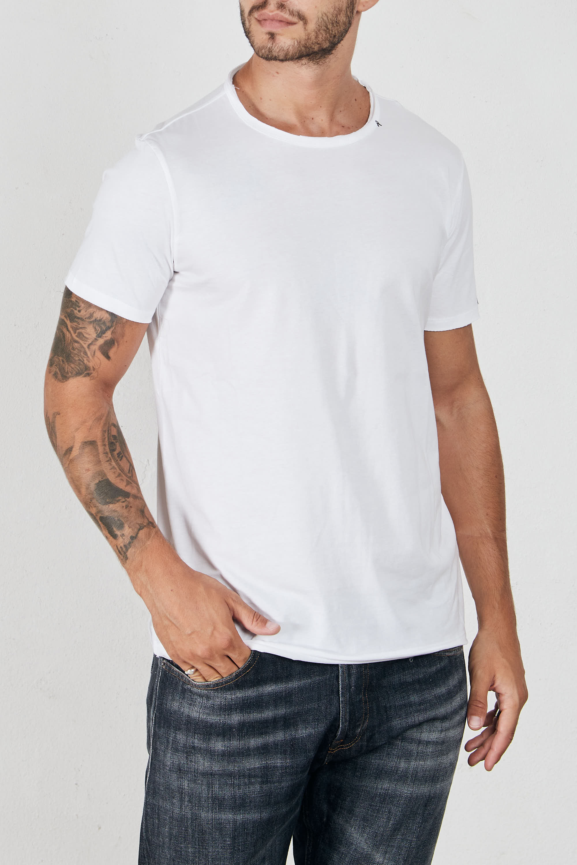 T shirt outlet taglio vivo