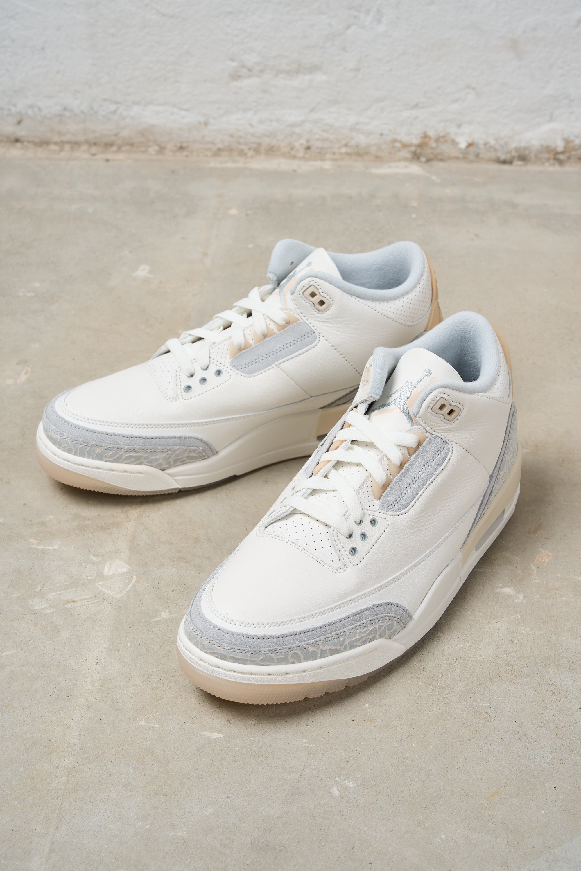 Nike Sneakers Jordan 3 Craft Ivory Leather Kissuomo