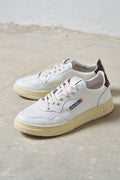 Autry 7099 Sneakers Medalist Low Tomaia in Pelle Colore Bianco Marrone