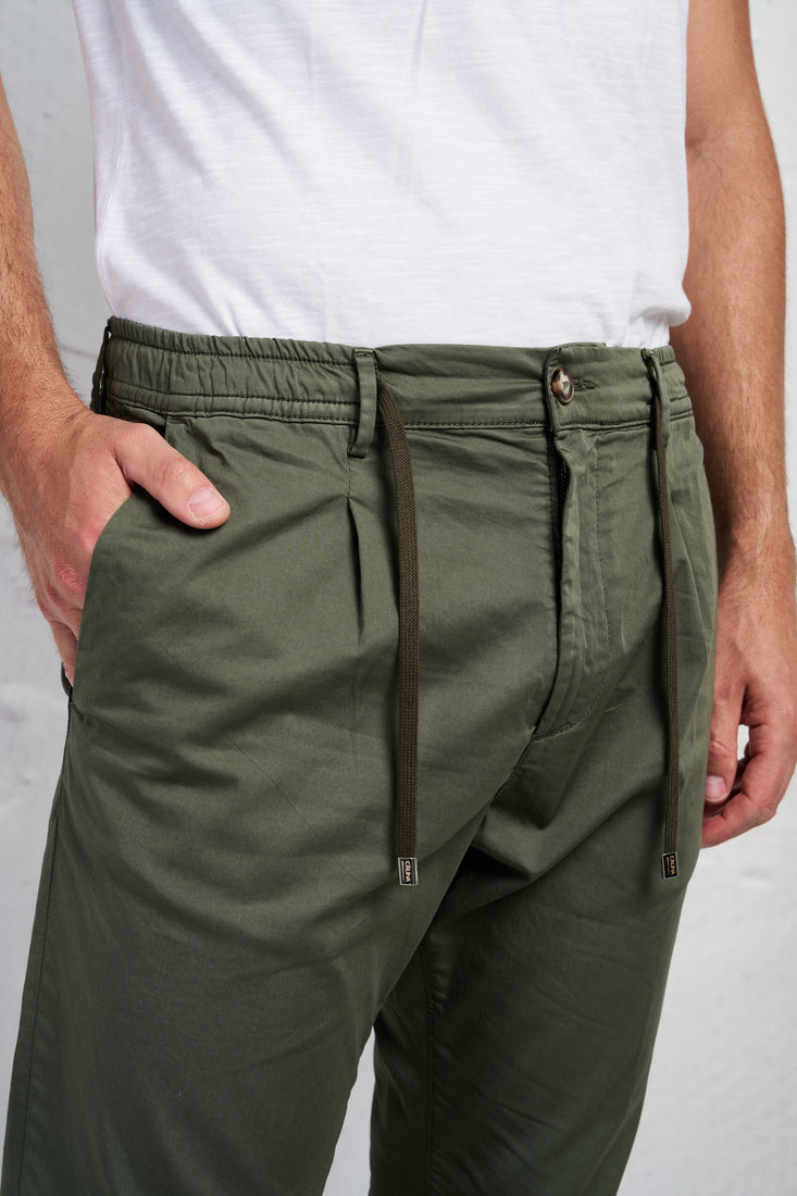 Cruna Pantaloni Uomo: Alla Scoperta di Stile e Comfort