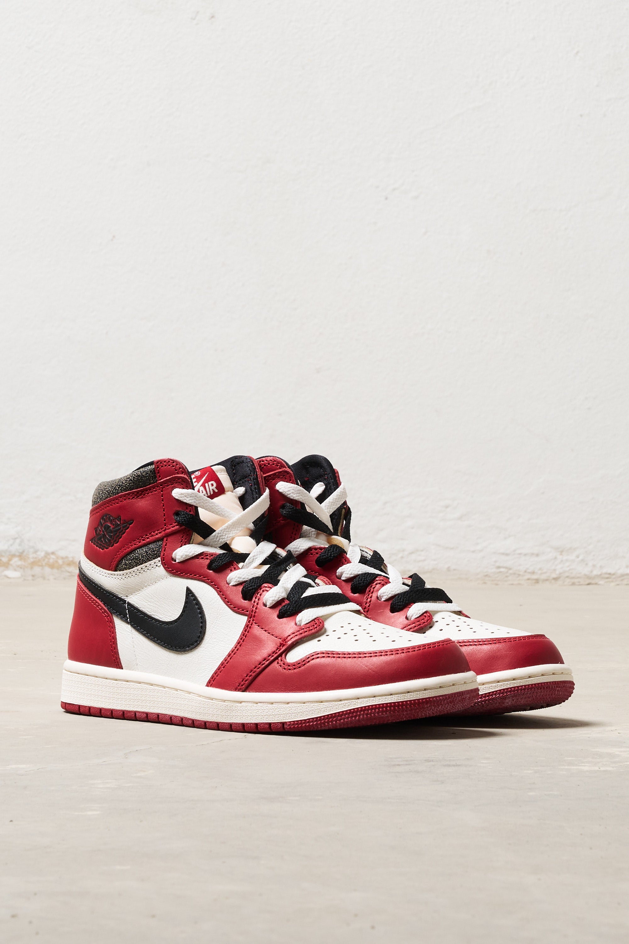 Air Jordan 1 Lost and Found, Men's Fashion, Footwear, Sneakers on Carousell