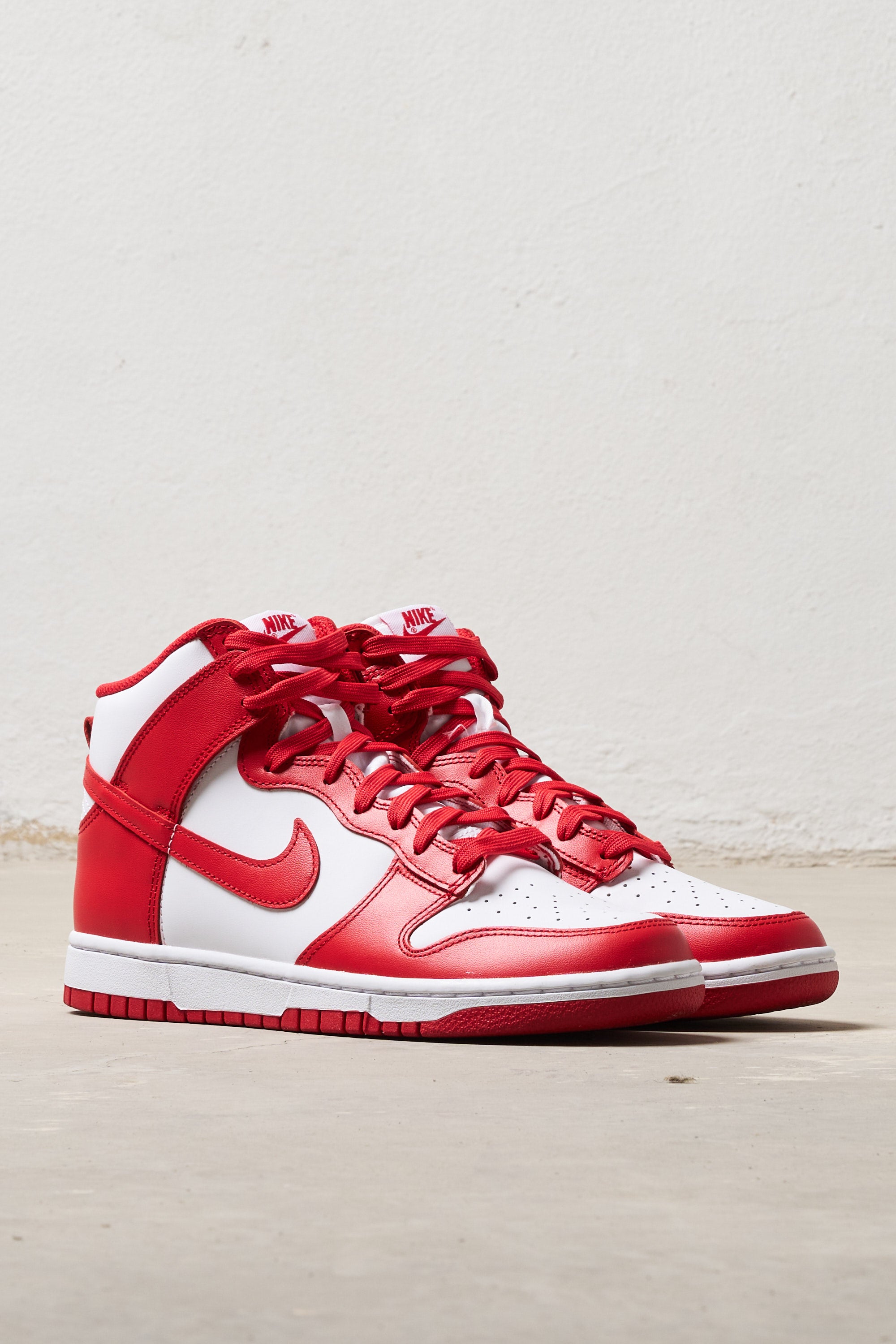 Dunk high hotsell red white blue