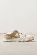 Nike 7806 Dunk Low Phantom Gold Sneakers aus weißgoldenem Leder