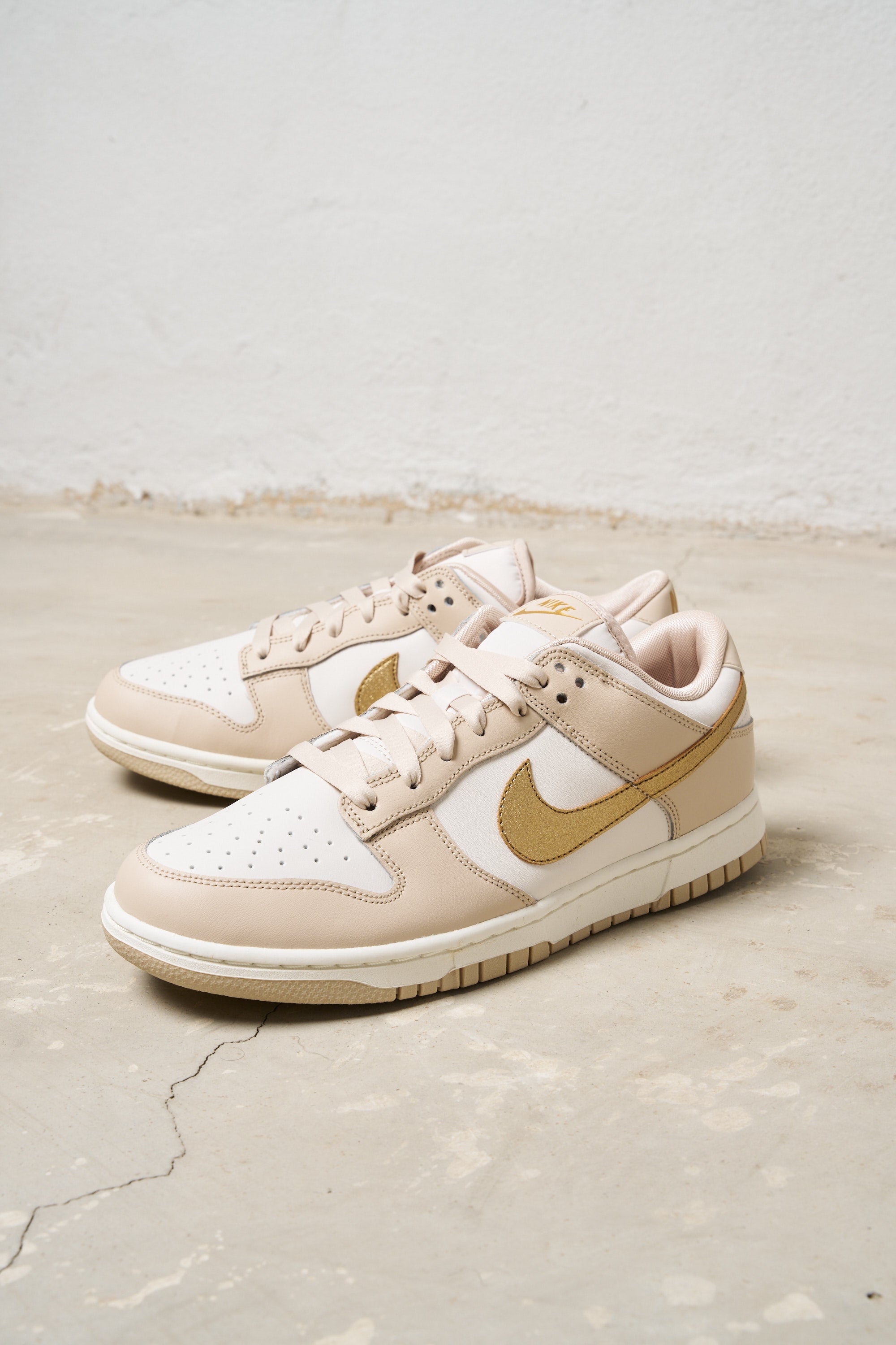 Nike Sneakers Dunk Low ESS Trend Phantom Gold kissuomo