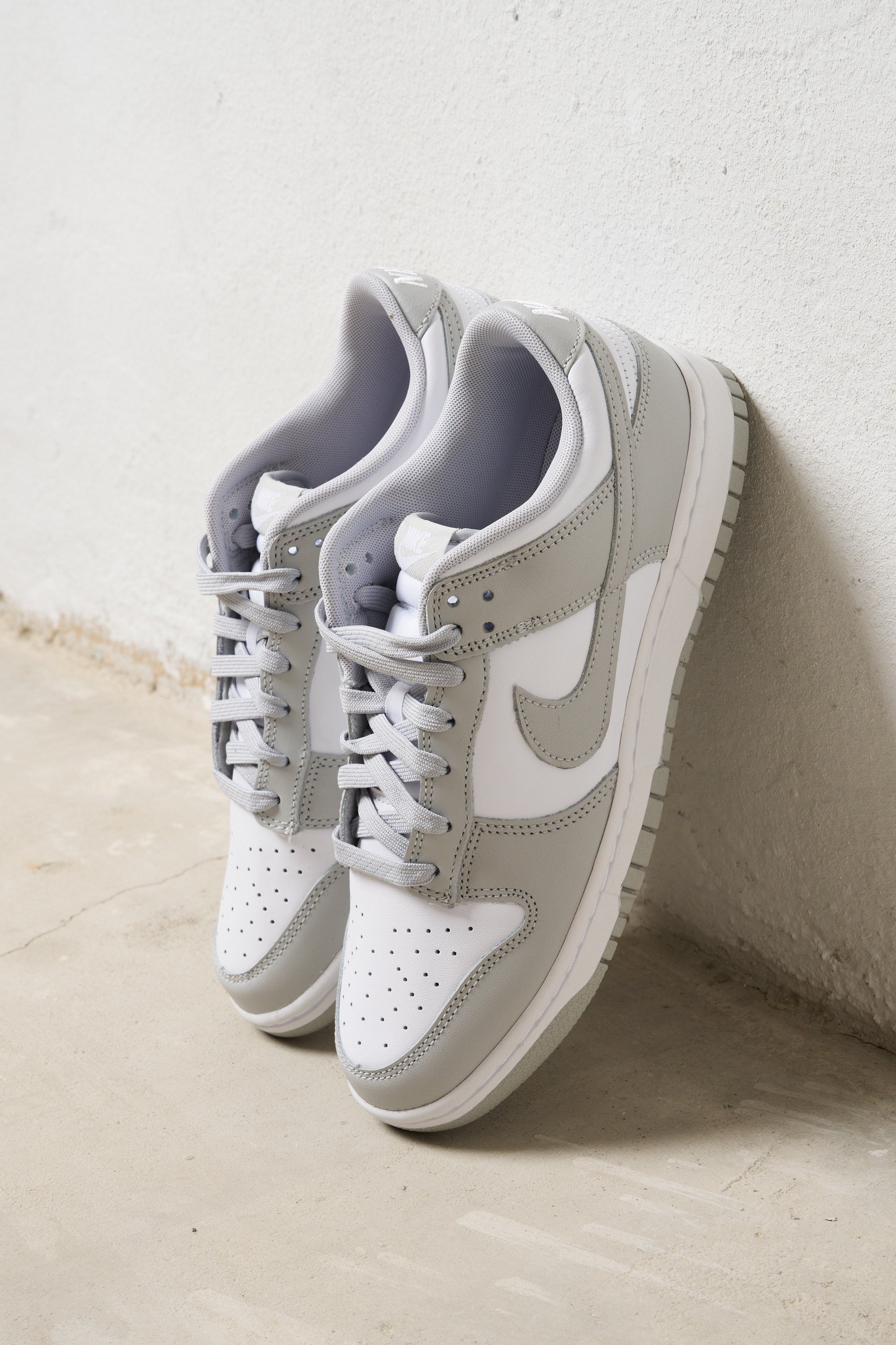 Nike Dunk Low Retro Fog White Gray Sneakers kissuomo