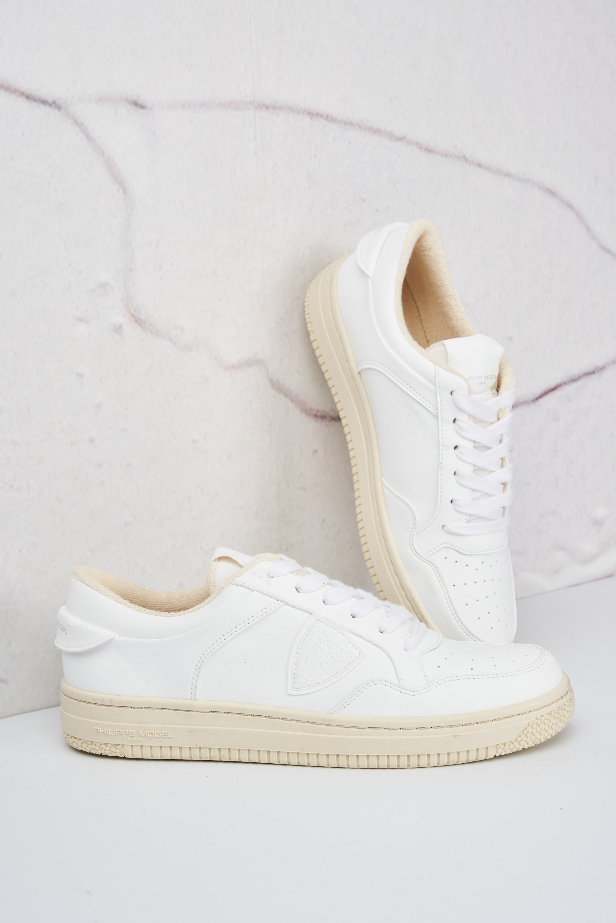 SALE‼️【新品】PHILIPPEMODEL✖️ACBC ホワイト/レッド Antibes sneakers 5901 Philippe model man white